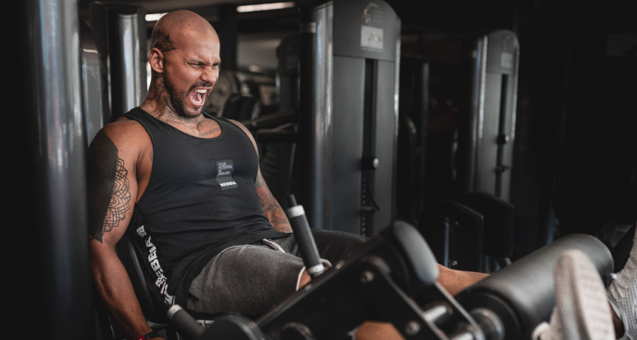 Domácí tréning - Tipy na spaľovanie kalórií a tvarovanie postavy od Viktora Vincze