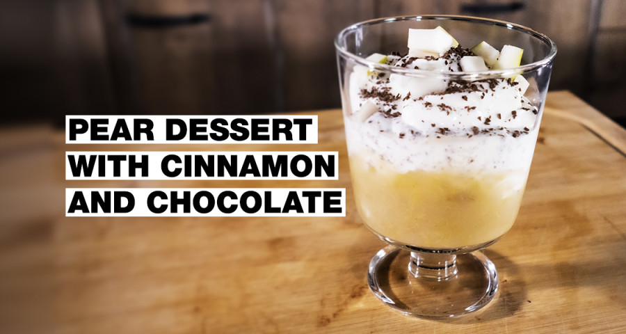 Hruškový dezert se skořicí a čokoládou